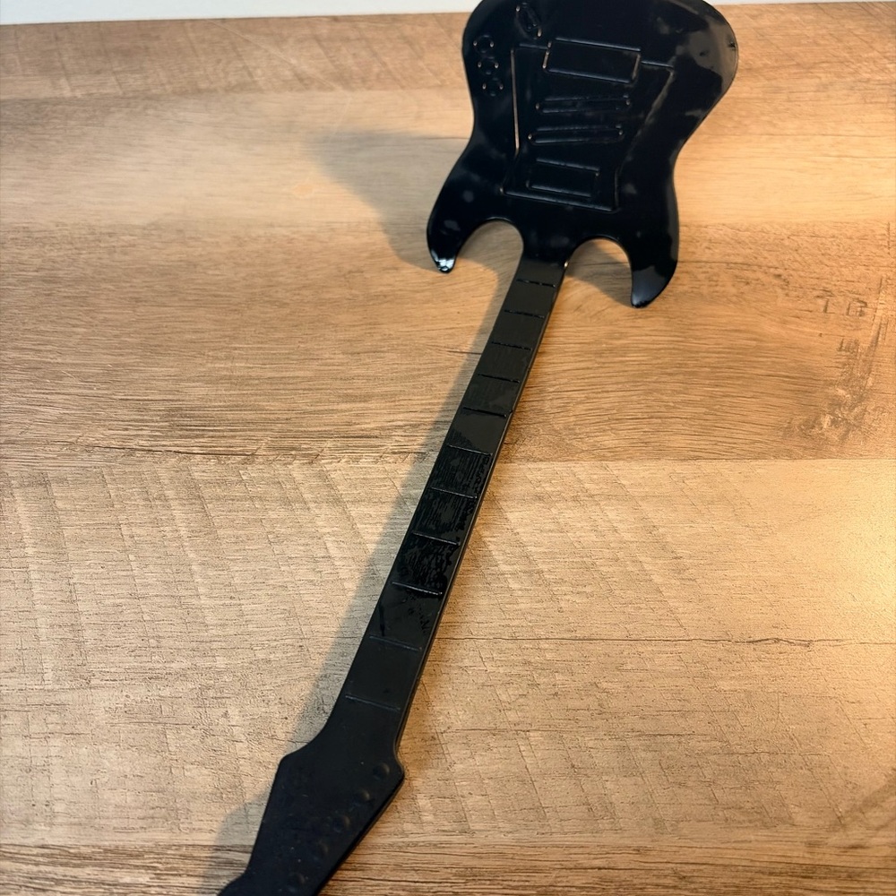 THE FLIPPER SILICON BLACK TELECASTER GUITAR SPATULA BY GAMAGO 2009 USED